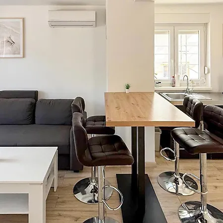 Cozy In With Wifi Apartment