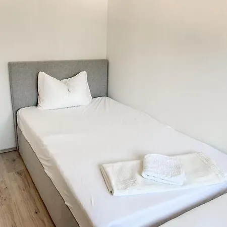 Cozy In With Wifi Apartment Povljana
